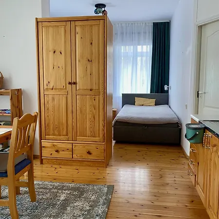Apartman Vanapargi Residents 1